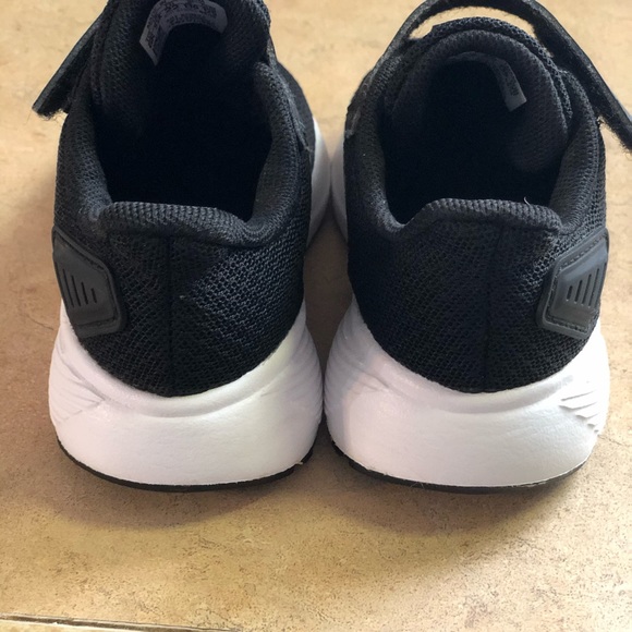 Adidas Size 6 Toddler - Picture 5 of 5